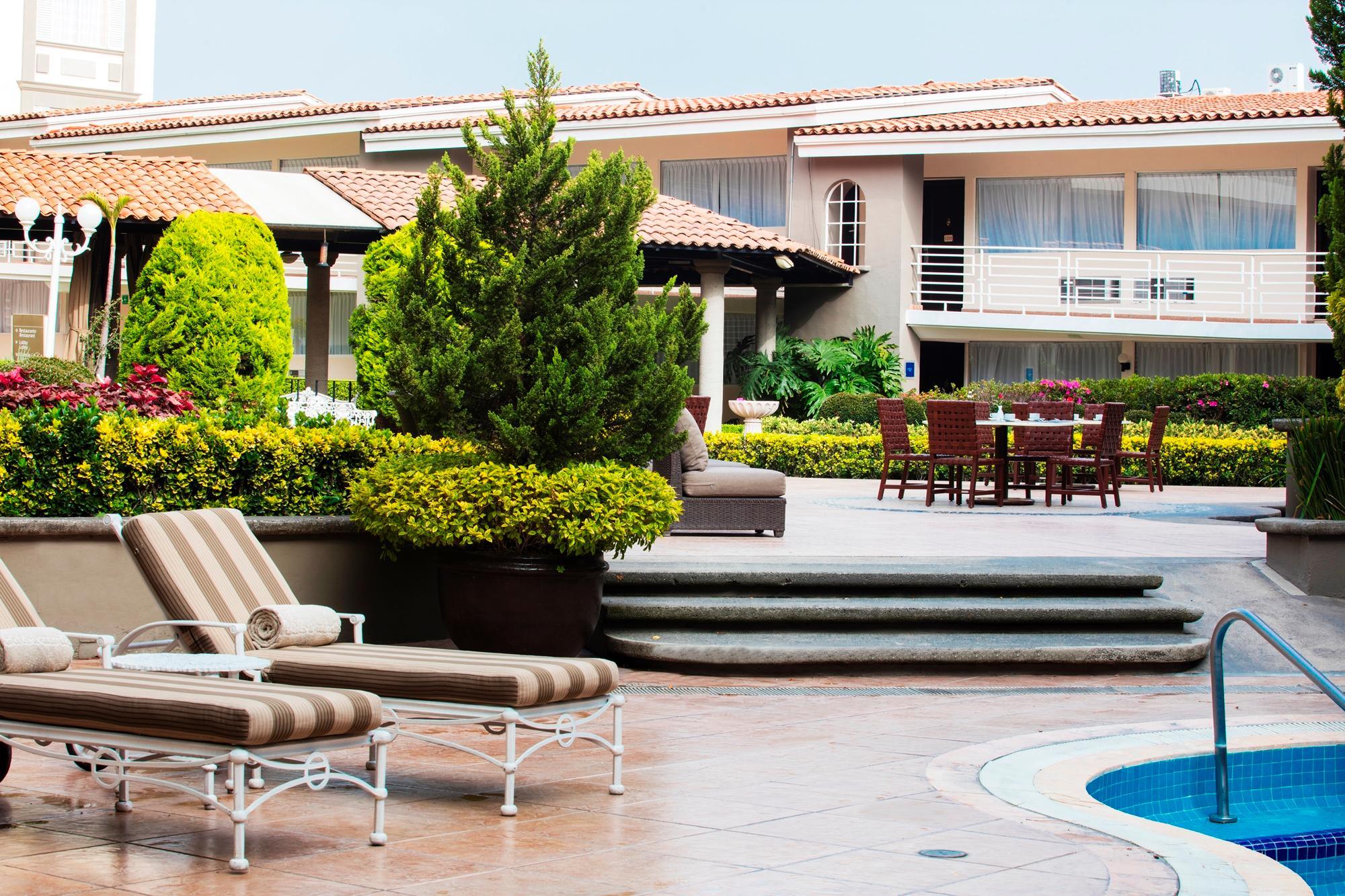 Hotel Krystal Satelite Maria Barbara à Tlalnepantla  Extérieur photo The pool at the hotel